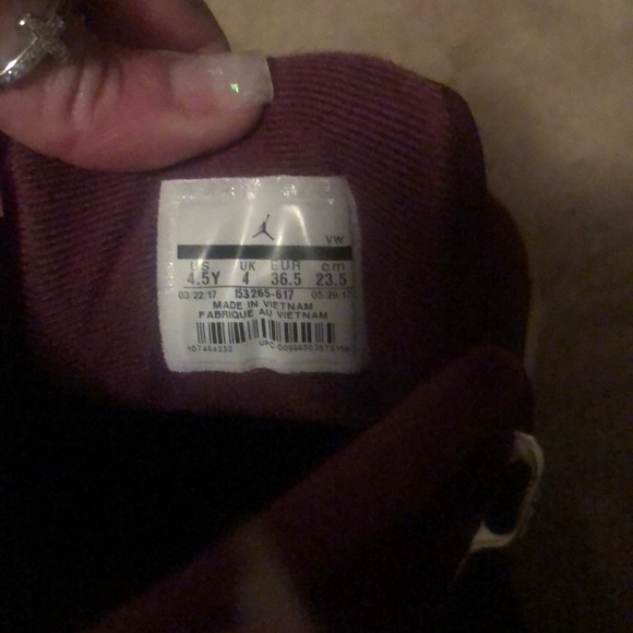 Jordan 12 retro Bordeaux maroon/burgundy size YOUTH- 4.5 or WOMENS- 6 - Picture 2 of 5